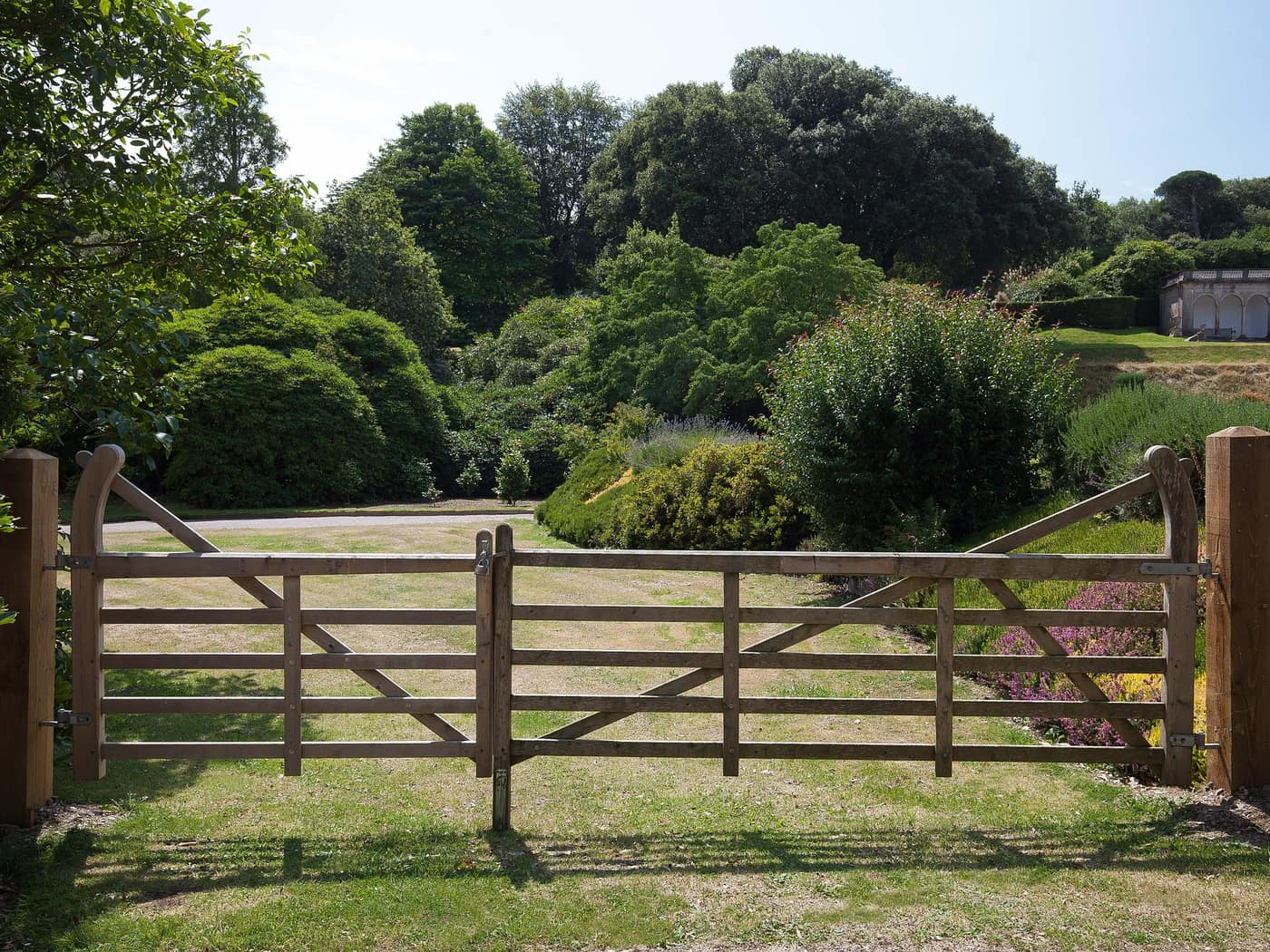 Five bar field gate